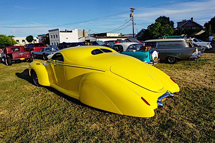 yellow-lincoln